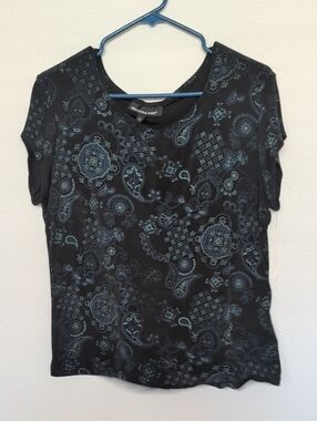 Black And Blue Paisley Short-Sleeve Women's Top